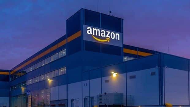 ABD'li teknoloji şirketi Amazon, üretken yapay zekâ destekli alışveriş asistanı Rufus'u ABD'deki bazı müşterilerinin kullanımına sundu.