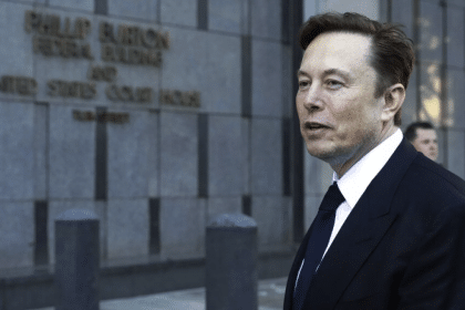 Elon Musk'ın Neuralink şirketi, beyin çipi taktığı felçli bir hastanın düşünce gücünü kullanarak satranç oynadığı görüntüleri yayınladı.